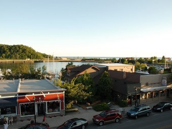 Apartamentos Downtown Condo With Lake & Bay Views