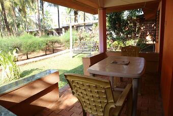 Hotel Darya Sarang Resort & Beer Shopee