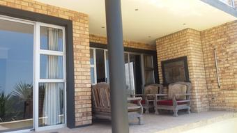 Hotel The Whales Beach House