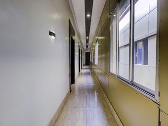 Oyo 22530 Savoy Hotel