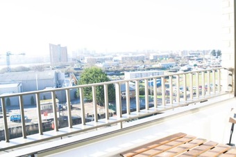 Stunning 1 Bedroom Riverside Apartment