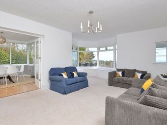 Villa Allways - Spacious Bungalow Near Beaches