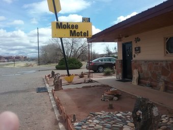 Hotel Mokee Motel