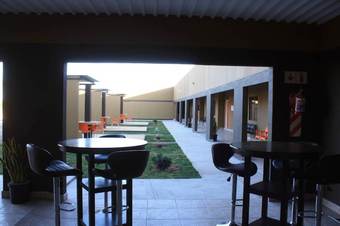 Posada Shikamasha Etosha Game Lodge