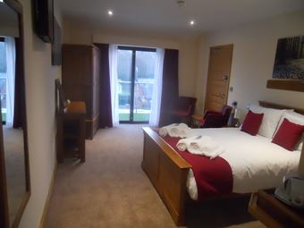 Hotel Riverside Caravan & Camping Park