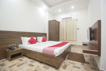 Oyo 29258 Hotel Debrani International