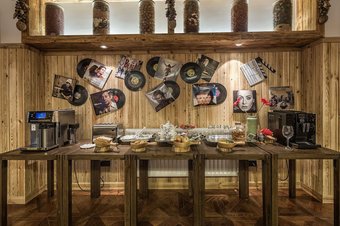 Posada Wulong Buffer Hall