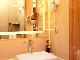 Greentree Eastern Tianjin Wuqing Stadium Hotel