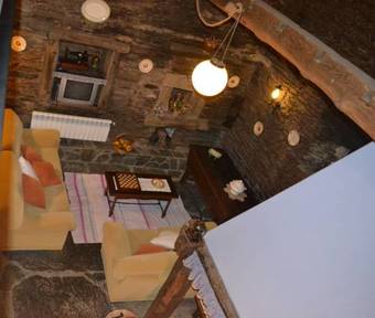 Hostal A Pena De Augasantas