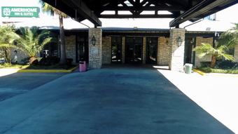 Hotel Amerihome Inn & Suites