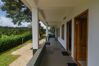 Hotel Whispering Willows