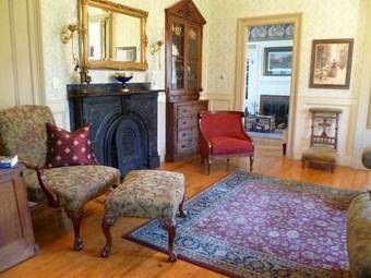 Posada Captain A V Nickels Inn