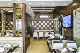 Fabhotel Royal Height