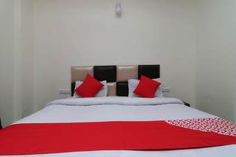 Oyo 29716 Hotel Paras