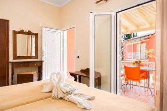 Fouxia Apartments And Studios