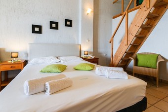 Grekis Hotel & Apartments