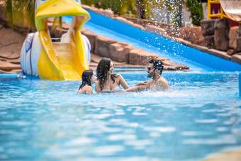 Apartamentos Grandes Lagos Resort E Parque Aqu�tico