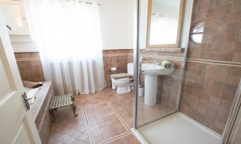 Bag-end House 7 Bedrooms / Sleeps 14 Hot Tub