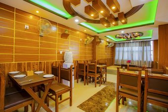 Oyo 303 Hotel Luxury