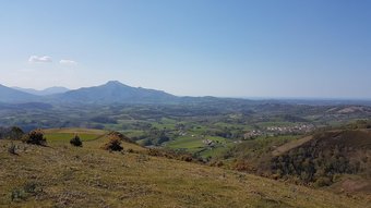 Apartment With 4 Bedrooms In Ainhoa, With Wonderful Mountain View, Enclosed Garden And Wifi - 30 Km From The Beach