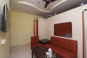 Spot On 37028 Hotel Sheela