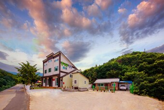 Samcheok Flower Fragrance Pension