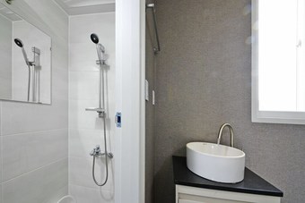 Janghohang J Spa Pension