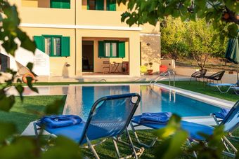 Anemos Villa In Salakos