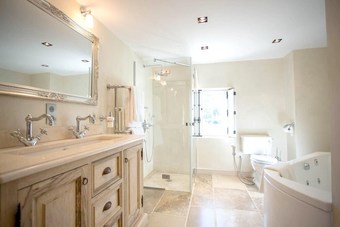 Mansion With 3 Bedrooms In Villecroze, With Private Pool And Enclosed Garden