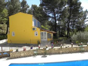Villa With 3 Bedrooms In Lioux, With Wonderful Mountain View, Private Pool, Enclosed Garden