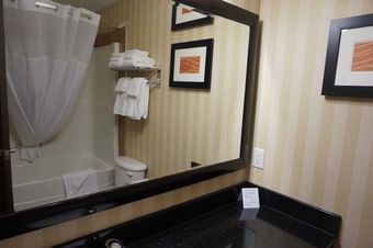 Hotel Comfort Inn And Suites Sylvan Lake