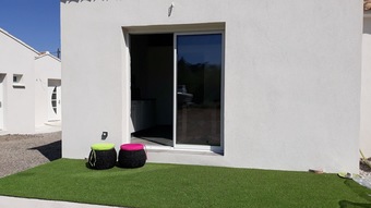 House With 2 Bedrooms In Saint-mitre-les-remparts, With Enclosed Garden - 10 M From The Beach