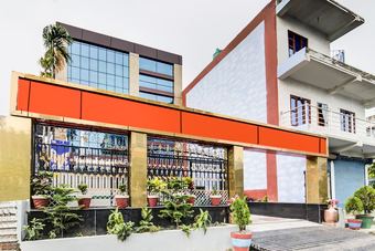 Oyo 475 Hotel Eastern Palace Pvt Ltd