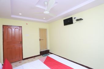 Oyo 36667 Hotel Manoj