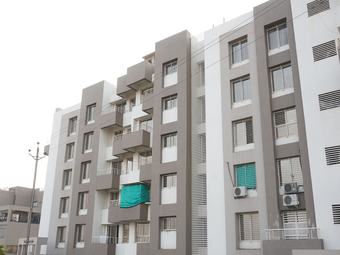 Hotel Oyo 38523 Royano Inn