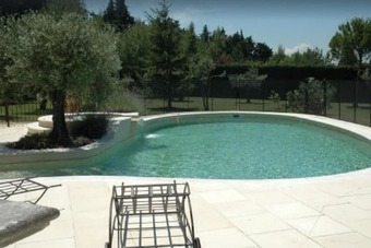 House With One Bedroom In Velleron, With Pool Access, Enclosed Garden And Wifi