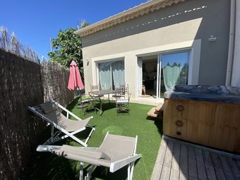 G�te Sous Le Figuier