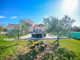 Villa Josipa-with Pool And Beautiful Garden