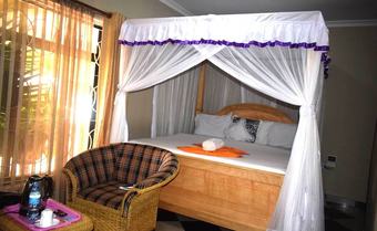 Hotel Mzunguu Safari Lodge