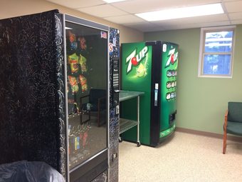 Hotel East Hills Inn And Suites