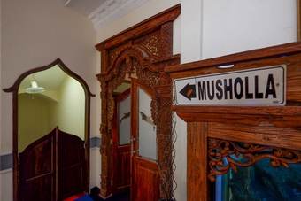 Hotel Reddoorz Plus @ Kartini Beach Jepara