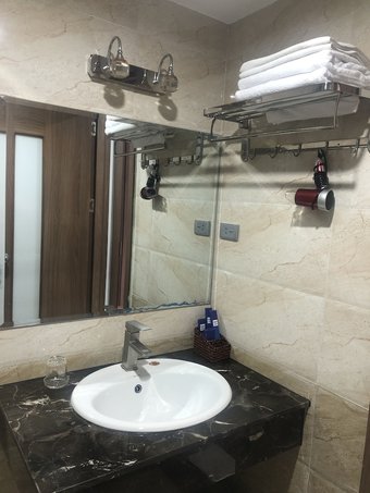 Lakeside Dailai Hotel