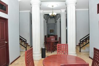 Hostal Oyo 1222 Puri Gajah Dompak