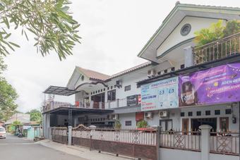 Hotel Oyo 1221 Exclusive 48 Syariah