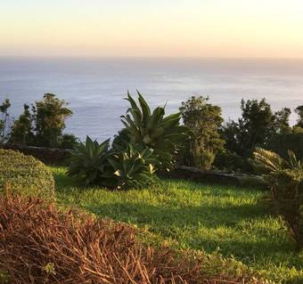 House With 2 Bedrooms In Caveira Das Flores Azores, With Enclosed Garden And Wifi - 7 Km From The Beach