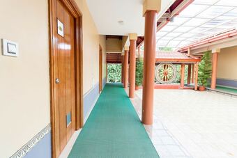 Hotel Palette - Honeydewwz Exoticaa