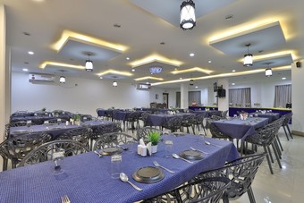 Hotel Palette - Golden Pond