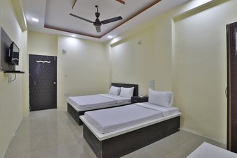 Spot On 44781 Hotel Shine Stay