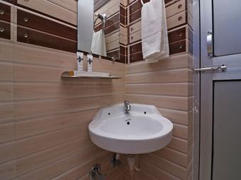 Oyo 33471 Hotel Magadh Empire