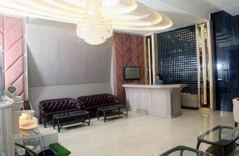 Hotel Om Clarks Inn Raebareli